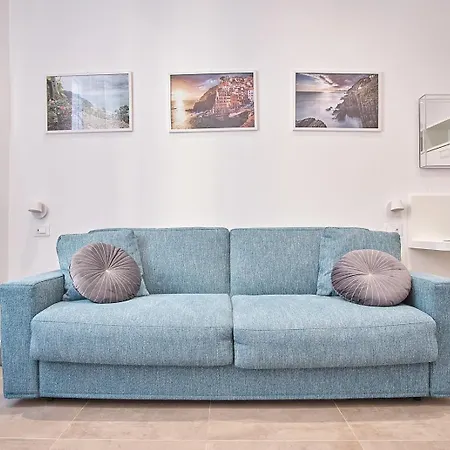 Casa Contra Apartament